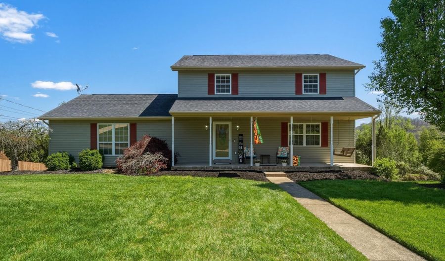 42 Regal Oaks, Barboursville, WV 25504 - 3 Beds, 4 Bath