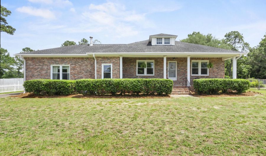 2004 Medfield Dr, Camden, SC 29020 - 5 Beds, 4 Bath