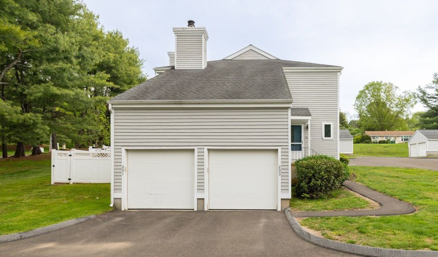 201 Greens Farm Rd 201, Branford, CT 06405 - 2 Beds, 3 Bath