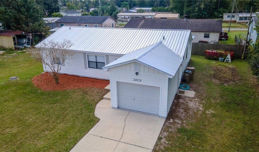 24024 DEER Rd, Astor, FL 32102 - 3 Beds, 2 Bath