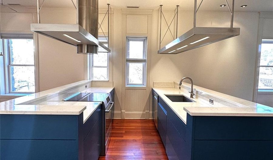 130 A Biltmore Ave 130A, Asheville, NC 28801 - 2 Beds, 2 Bath