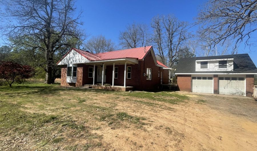 321 Country Road 3339, Clarksville, AR 72830 - 3 Beds, 2 Bath