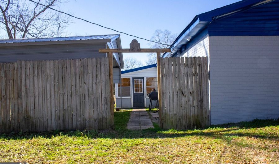 3108 Leggett Dr, Albany, GA 31721 - 3 Beds, 3 Bath