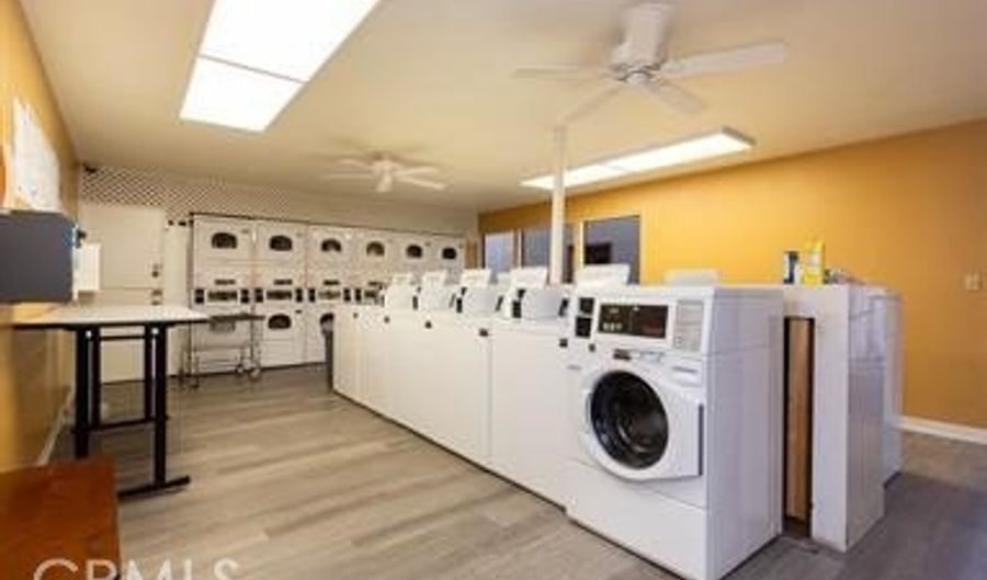 278 N Wilshire Ave, Anaheim, CA 92801 - 1 Beds, 1 Bath