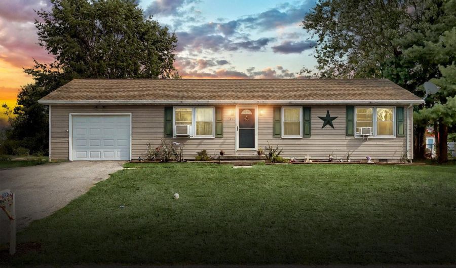 21 BONNIEFIELD Cir, Gettysburg, PA 17325 - 3 Beds, 1 Bath