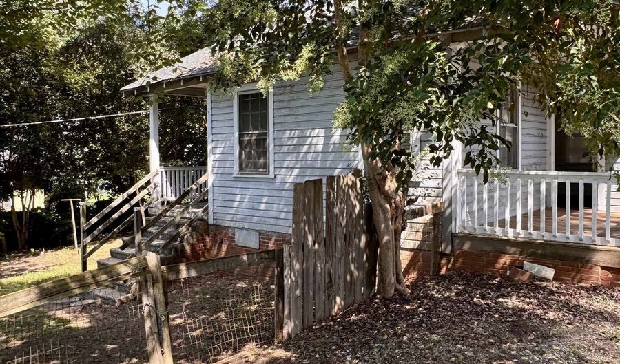 8149 9th St, Boiling Springs, SC 29316 - 1 Beds, 1 Bath