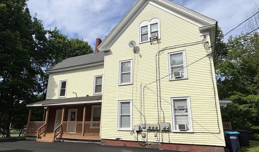 20 Temple St, Auburn, ME 04210 - 0 Beds, 4 Bath