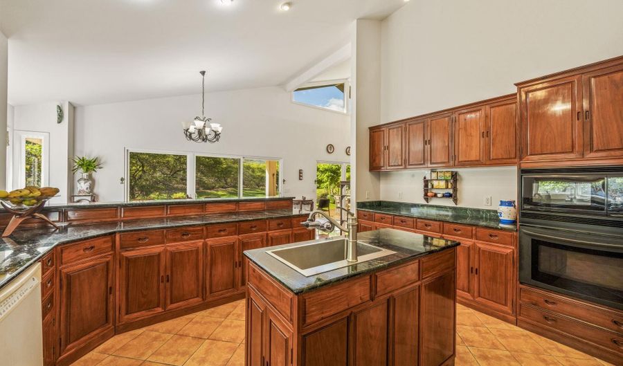 355 Kamalei Cir, Kahului, HI 96732 - 3 Beds, 3 Bath