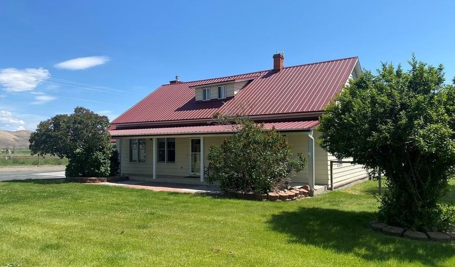 3100 Challis Creek Rd, Challis, ID 83226 - 3 Beds, 3 Bath