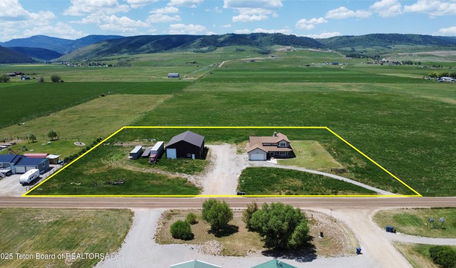 471 WORTON Ln, Auburn, WY 83111 - 4 Beds, 3 Bath