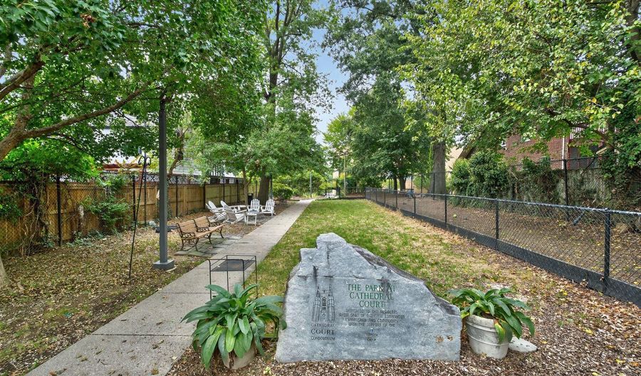 3026 WISCONSIN Ave NW 102, Washington, DC 20016 - 2 Beds, 1 Bath