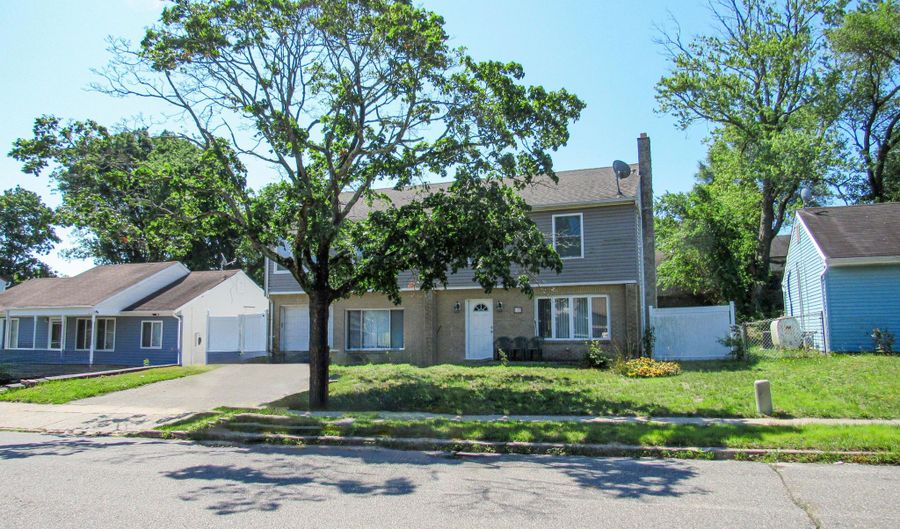 133 Village Dr, Barnegat, NJ 08005 - 4 Beds, null Bath