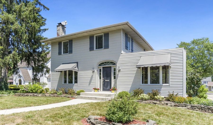 902 Midway Dr, Auburn, IN 46706 - 3 Beds, 2 Bath