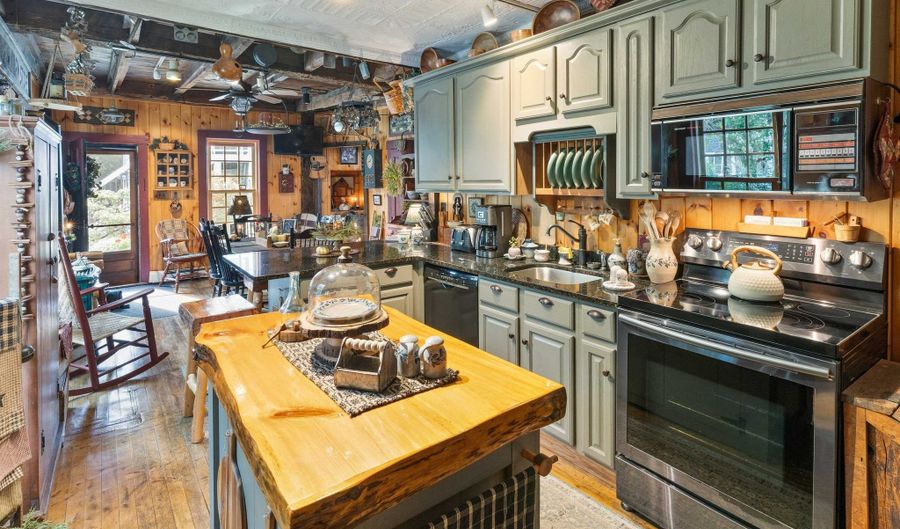 187 King St, Boscawen, NH 03303 - 4 Beds, 2 Bath