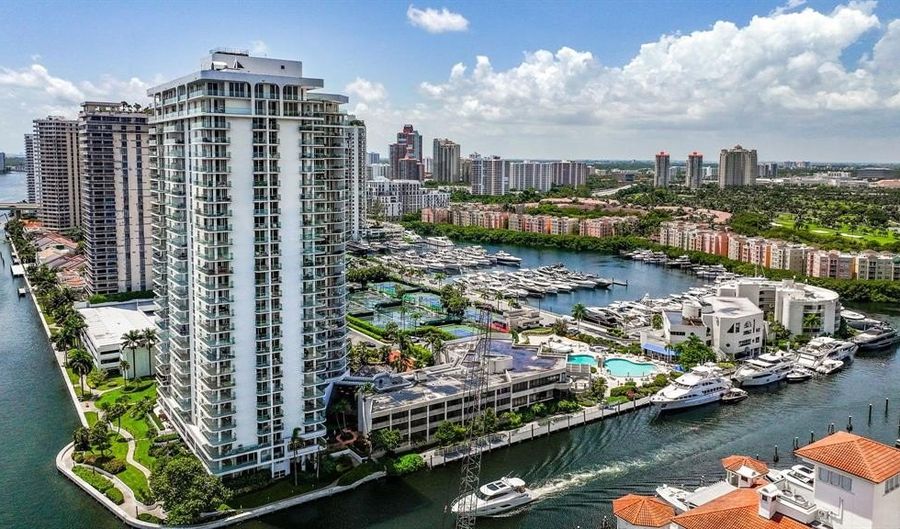 19707 Turnberry Way 8C, Aventura, FL 33180 - 2 Beds, 2 Bath