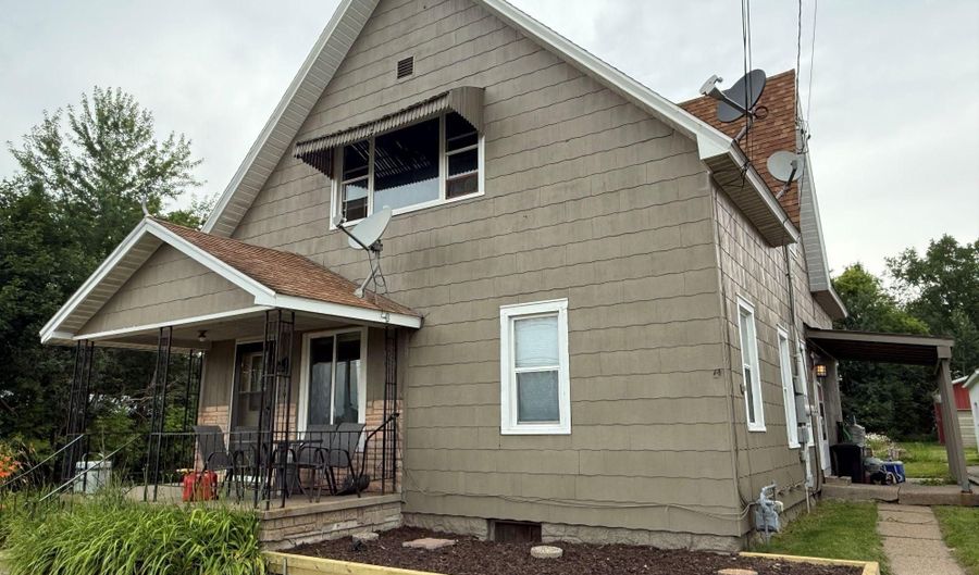 216 2ND Ave, Antigo, WI 54409 - 3 Beds, 2 Bath