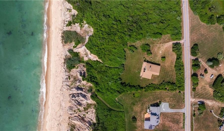 1035 Mohegan Trl, Block Island, RI 02807 - 5 Beds, 4 Bath