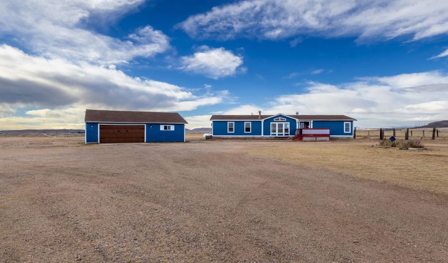 879 S TABLE MTN Loop, Cheyenne, WY 82009 - 3 Beds, 2 Bath