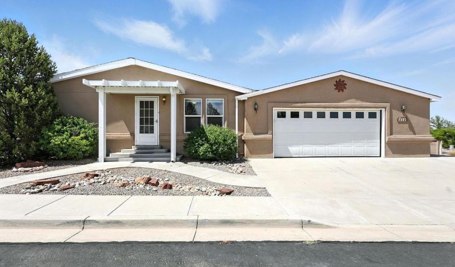 202 SUNRISE BLUFFS Dr, Belen, NM 87002 - 3 Beds, 2 Bath