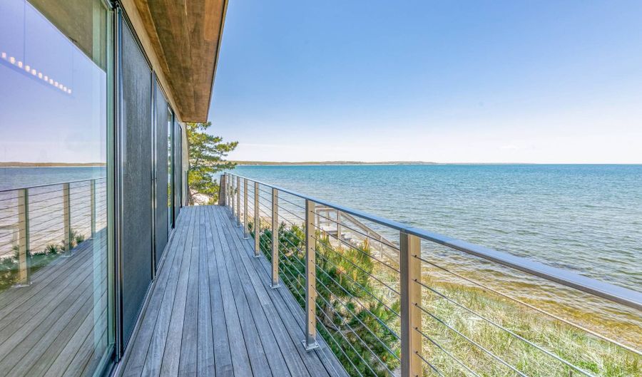 393 Cranberry Hole Rd, Amagansett, NY 11930 - 3 Beds, 4 Bath