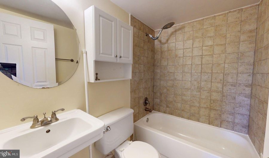 951 S ROLFE St 1, Arlington, VA 22204 - 3 Beds, 3 Bath