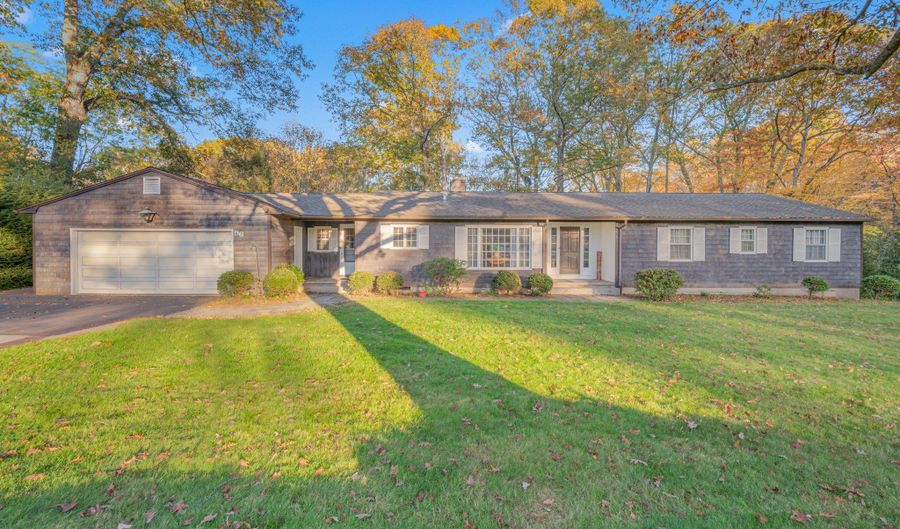 96 Oak Hill Dr, Bristol, CT 06010 - 4 Beds, 5 Bath