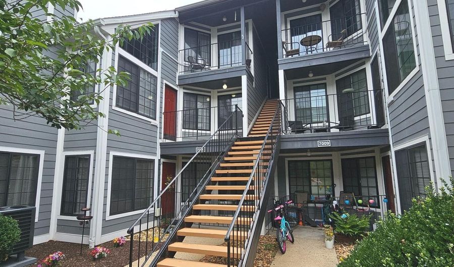 7009 BIRKENHEAD Pl 8C, Alexandria, VA 22315 - 2 Beds, 2 Bath