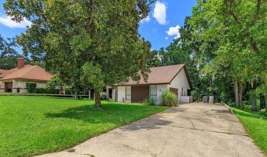 817 HICKORY KNOLL Ct, Apopka, FL 32712 - 3 Beds, 2 Bath