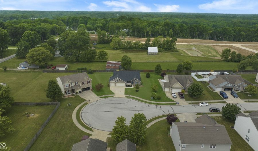 930 Penstock Ct, Avon, IN 46123 - 3 Beds, 2 Bath