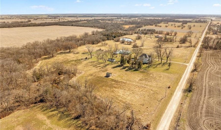 9937 NW County Road 1001 N/A, Adrian, MO 64720 - 6 Beds, 2 Bath