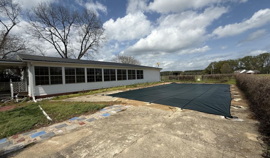 50140 Votech Rd, Aberdeen, MS 39730 - 3 Beds, 2 Bath