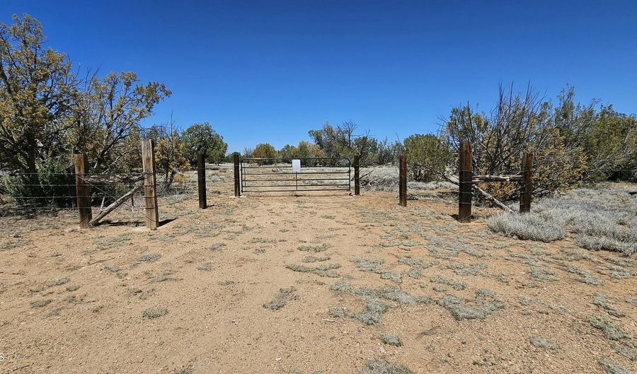 8850 W Fountain Ranch Rd, Ash Fork, AZ 86320 - 3 Beds, 2 Bath