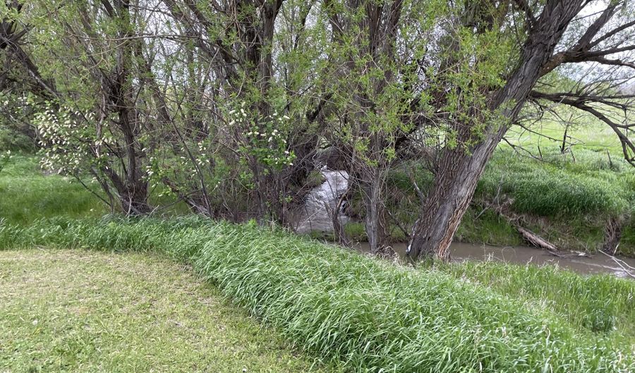 272 St Hwy 335, Big Horn, WY 82833 - 2 Beds, 1 Bath