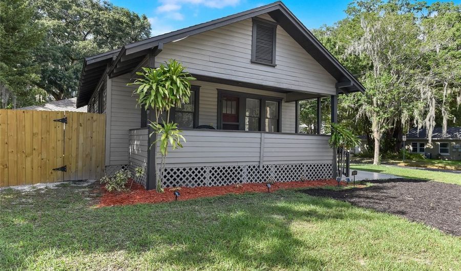 205 W PRINCETON St, Orlando, FL 32804 - 3 Beds, 1 Bath
