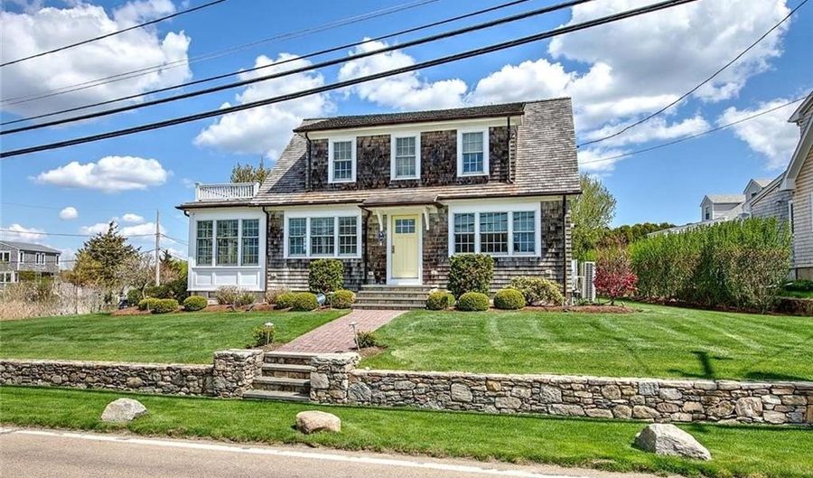 228 Bonnet Point Rd, Narragansett, RI 02882 - 3 Beds, 2 Bath