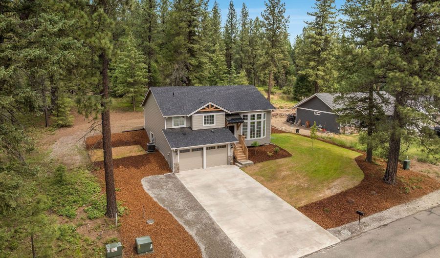 81 Parkland Dr, Blanchard, ID 83804 - 4 Beds, 3 Bath