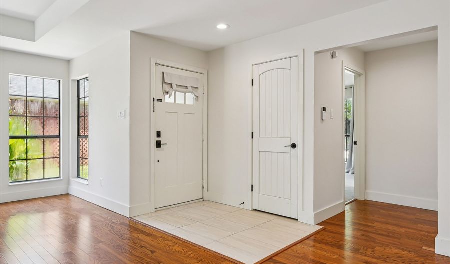 14815 Surveyor Blvd, Addison, TX 75001 - 2 Beds, 3 Bath