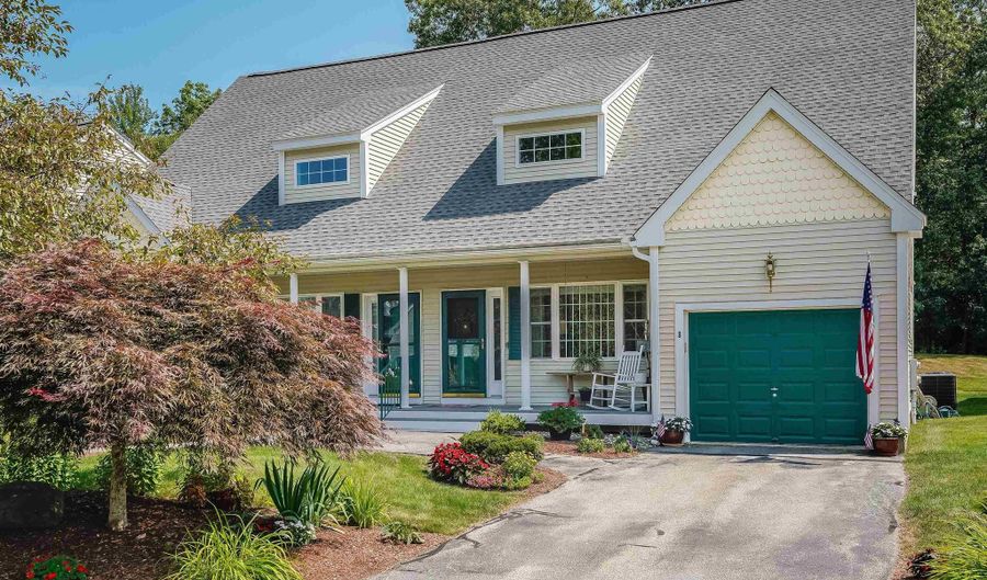 8 Royal Ln, Raymond, NH 03077 - 2 Beds, 2 Bath