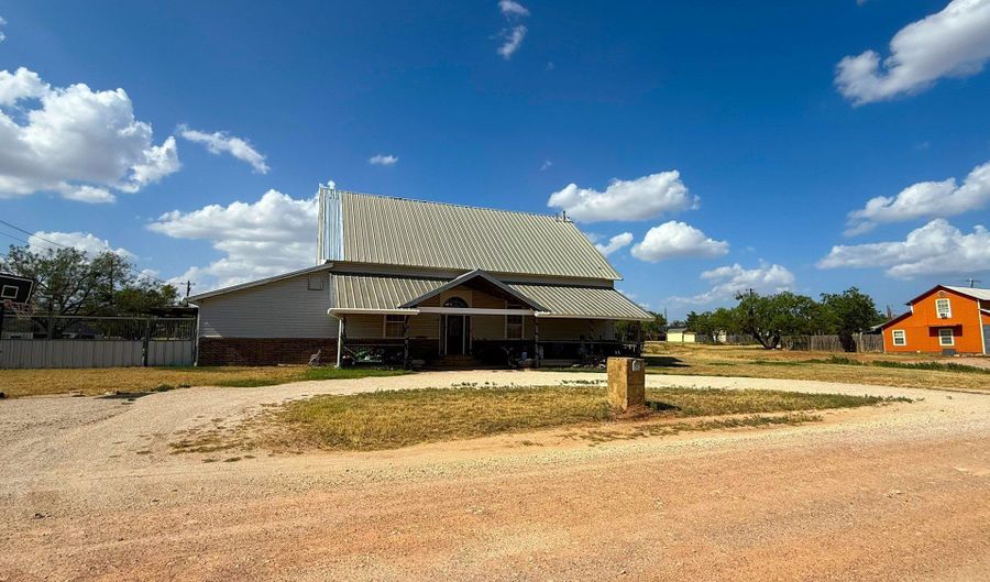 1302 20th St, Anson, TX 79501 - 3 Beds, 2 Bath