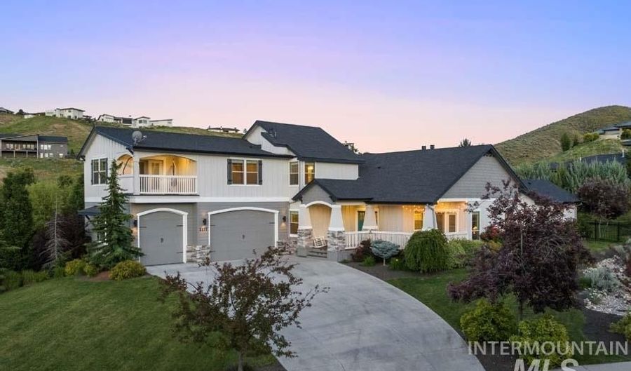 2177 W Winter Camp Dr, Boise, ID 83703 - 5 Beds, 4 Bath