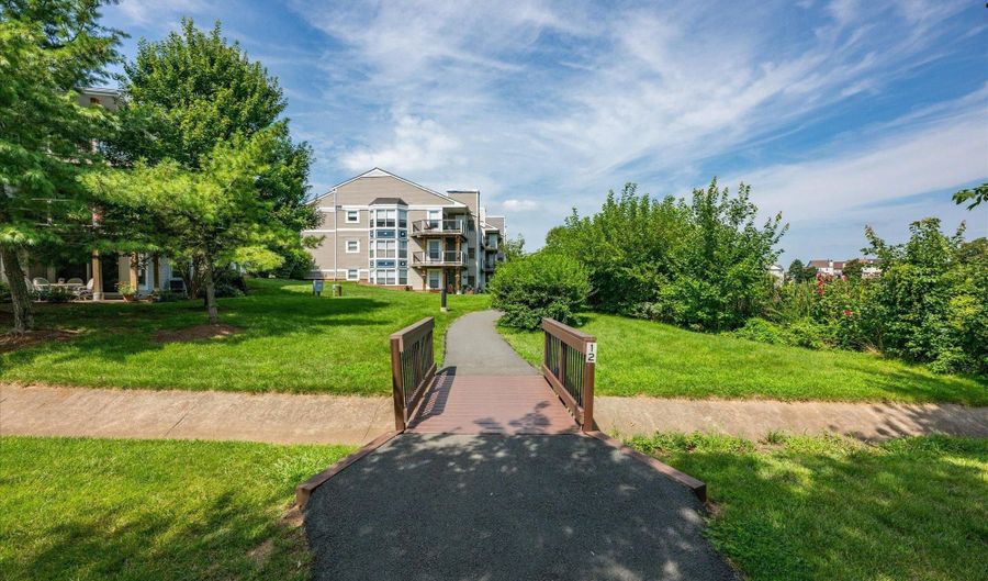 20722 APOLLO Ter, Ashburn, VA 20147 - 4 Beds, 4 Bath