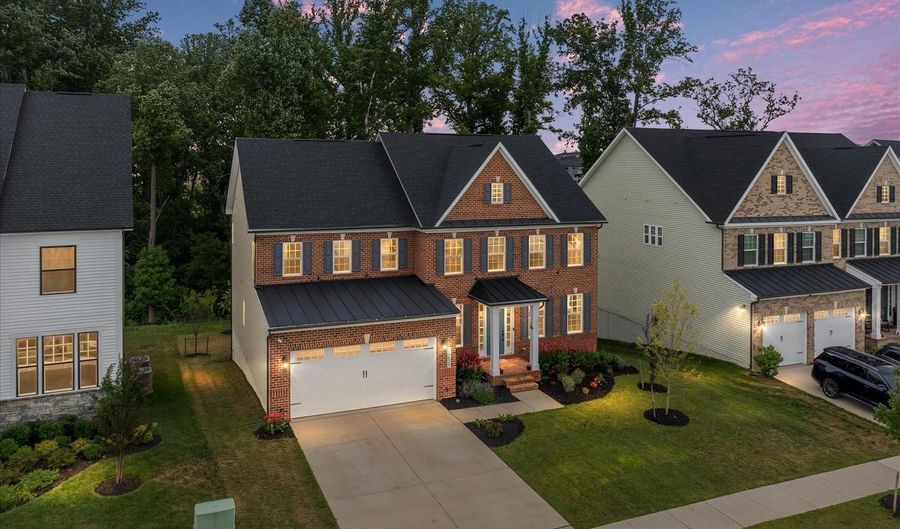 15628 Twin River Cir, Bowie, MD 20716 - 5 Beds, 5 Bath