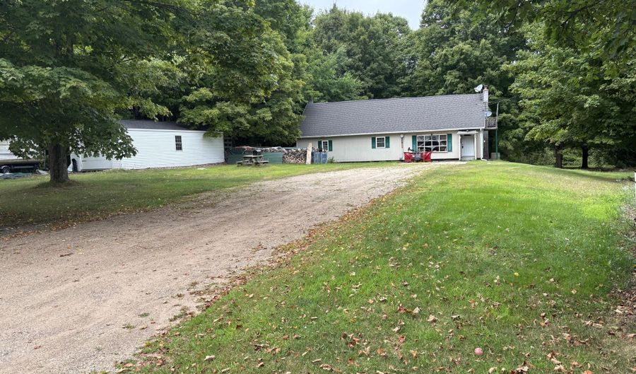 174 Rabideau Rd, Altona, NY 12910 - 3 Beds, 2 Bath