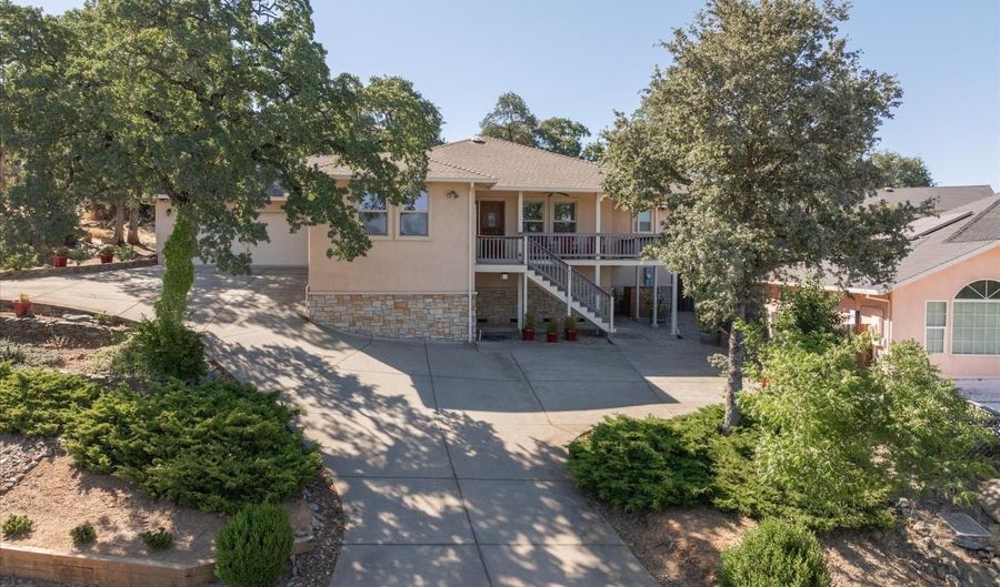 431 Live Oak Dr, Angels Camp, CA 95222 - 4 Beds, 2 Bath
