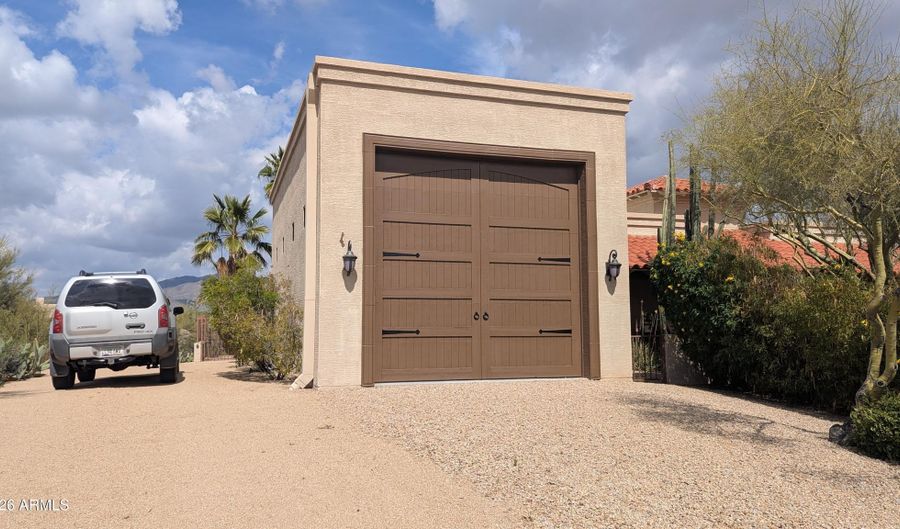 8944 E LAZYWOOD Pl, Carefree, AZ 85377 - 4 Beds, 5 Bath