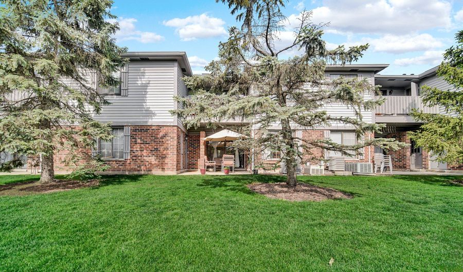 1415 W Partridge Ln 5, Arlington Heights, IL 60004 - 2 Beds, 2 Bath