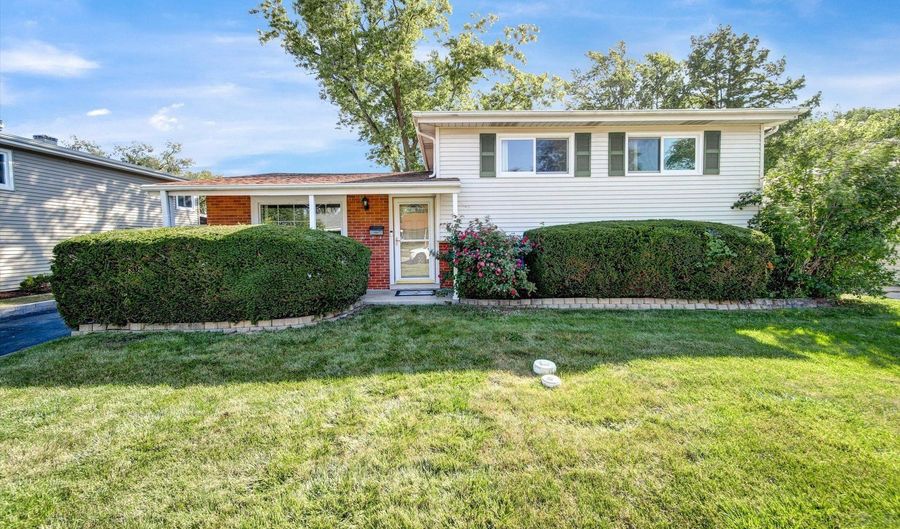 445 S Yale Ave, Addison, IL 60101 - 3 Beds, 2 Bath