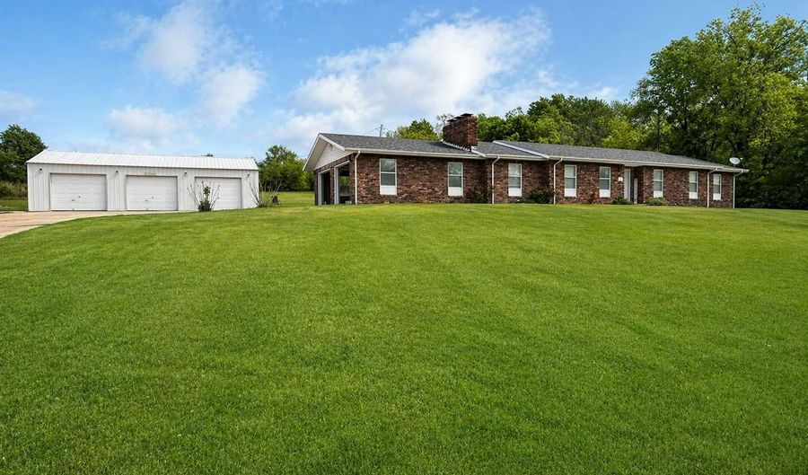 1206 Elm Ave, Ava, MO 65608 - 3 Beds, 2 Bath