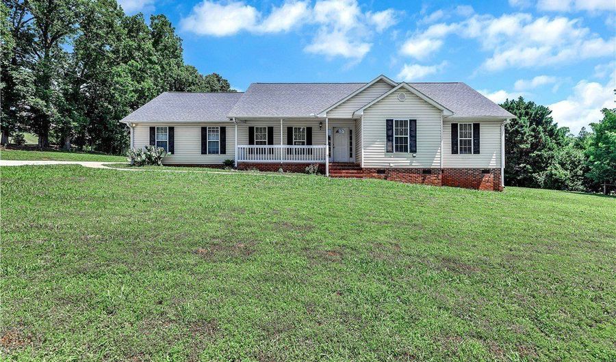 1950 Shackleburg Rd, Anderson, SC 29621 - 3 Beds, 2 Bath
