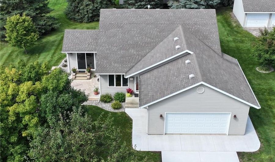 135 Bethesda St NW, Alexandria, MN 56308 - 3 Beds, 3 Bath